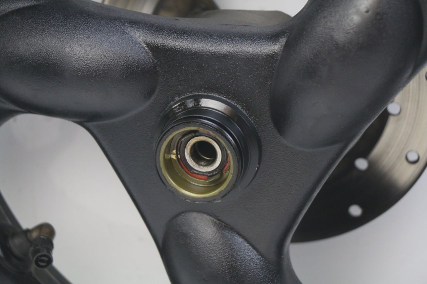 photo de JANTE AVANT KYMCO AGILITY 4T 50 (2018 - 2022) - Vue d’ensemble