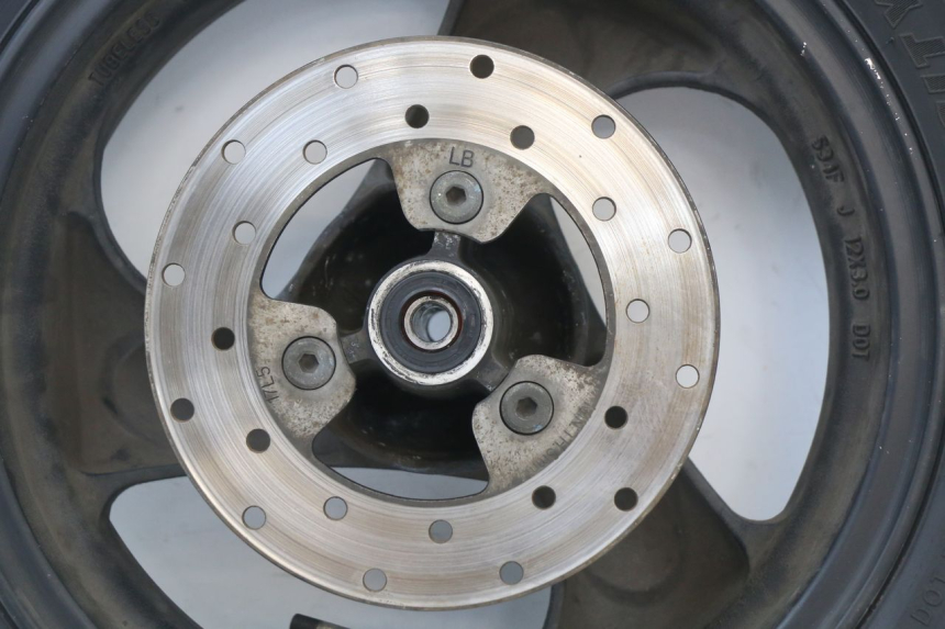 photo de JANTE AVANT KYMCO AGILITY CARRY 50 (2011 - 2020) - Autre angle de vue