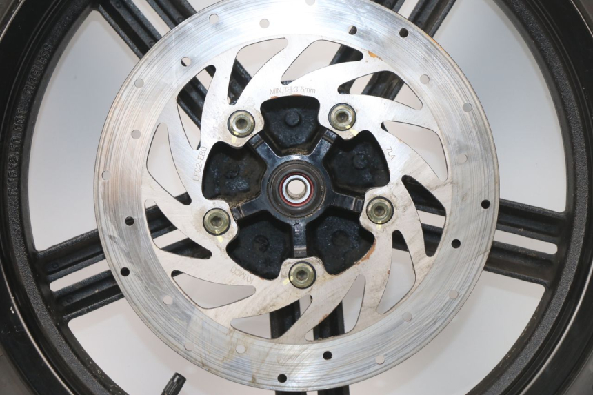 photo de JANTE AVANT KYMCO AGILITY CITY 16P 125 (2015 - 2021) - Zoom composants