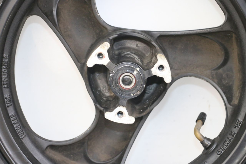 photo de JANTE AVANT KYMCO AGILITY FR 2T 50 (2012 - 2017) - Marquages et références