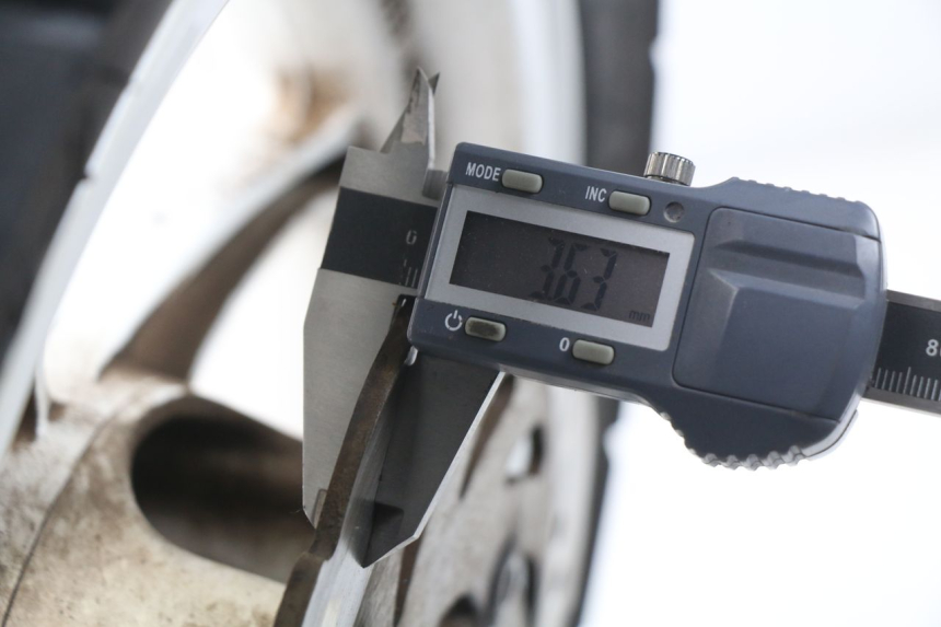 photo de JANTE AVANT KYMCO AGILITY RS 2T 50 (2009 - 2013) - Zoom état d’usage