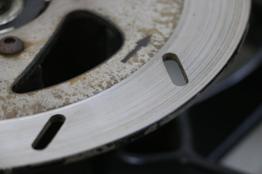 photo de JANTE AVANT APRILIA SR MOTARD 50 (2012 - 2018) - Autre angle de vue