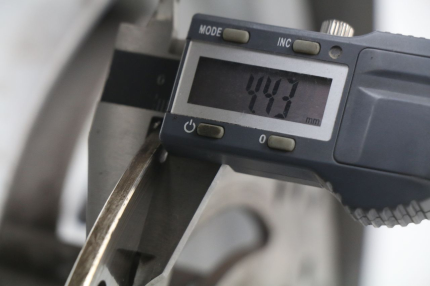 photo de JANTE AVANT APRILIA ATLANTIC 125 (2003 - 2009) - Détail de la pièce