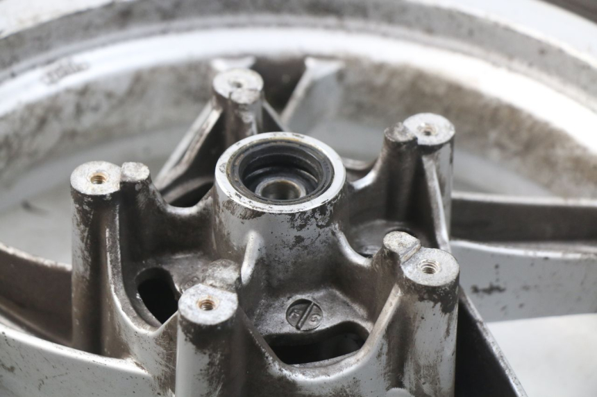 photo de JANTE AVANT APRILIA ATLANTIC 125 (2003 - 2009) - Autre angle de vue