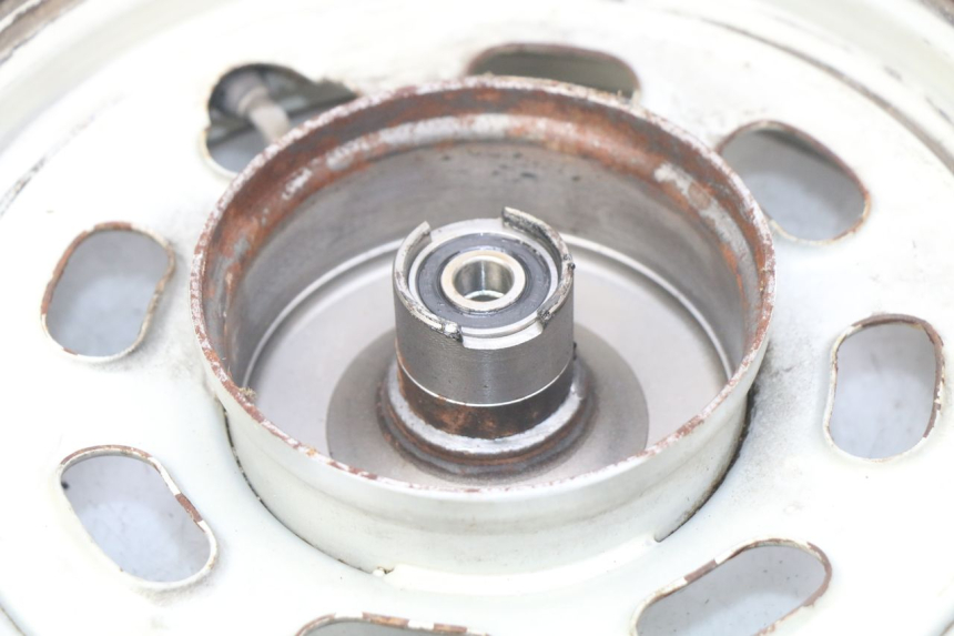 photo de JANTE AVANT TAOTAO BEATBOX 2 50 (2005 - 2017) - Gros plan technique