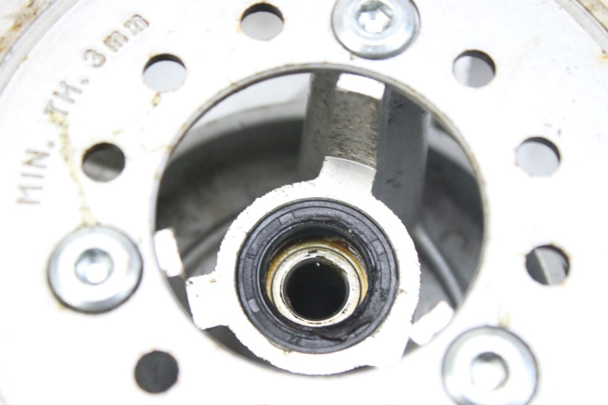 photo de JANTE AVANT WILDLANDER BISCUIT 125 (2004 - 2010) - Points de fixation