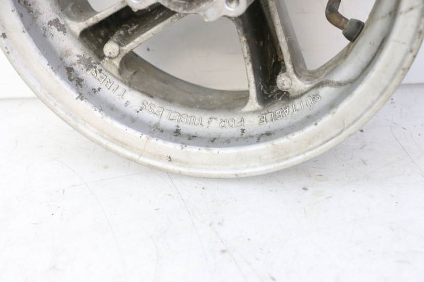 photo de JANTE AVANT YAMAHA BW'S 100 (1999 - 2002) - Gros plan technique