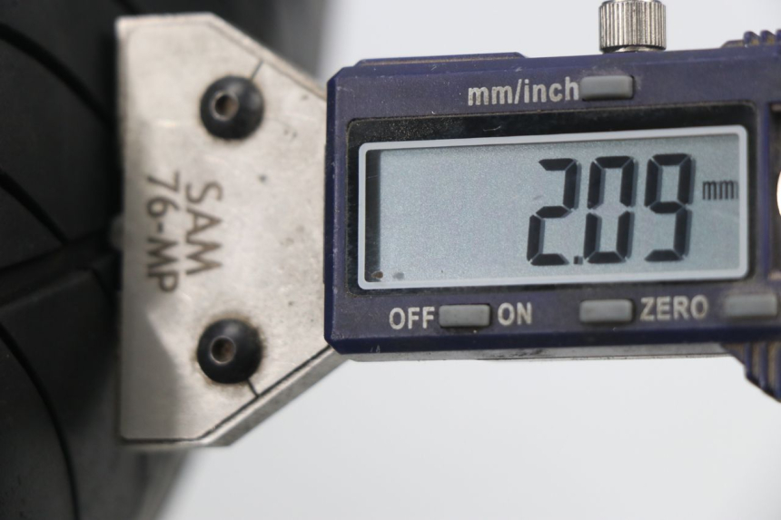 photo de JANTE AVANT HONDA CBF 500 (2004 - 2007) - Zoom état d’usage