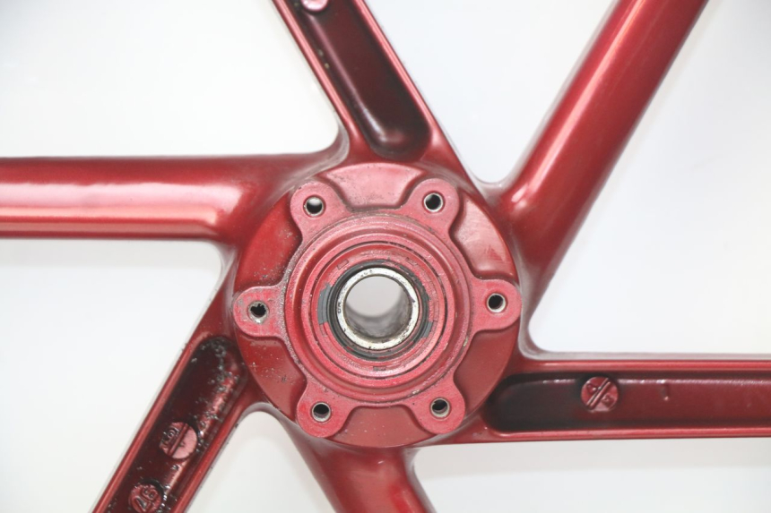 photo de JANTE AVANT HONDA CBR RR FIREBLADE 900 (1992 - 1994) - Vue rapprochée