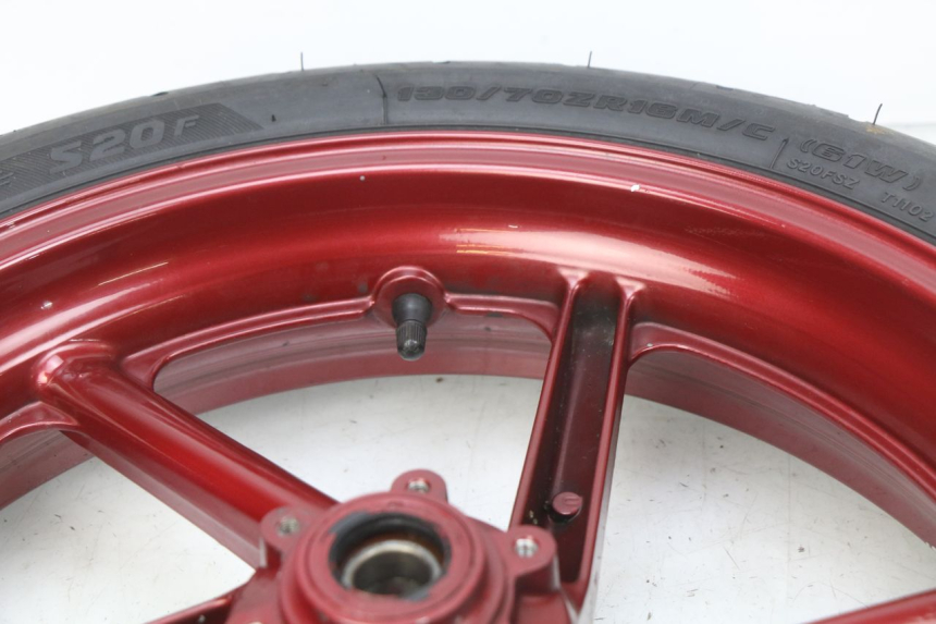 photo de JANTE AVANT HONDA CBR RR FIREBLADE 900 (1992 - 1994) - Gros plan technique