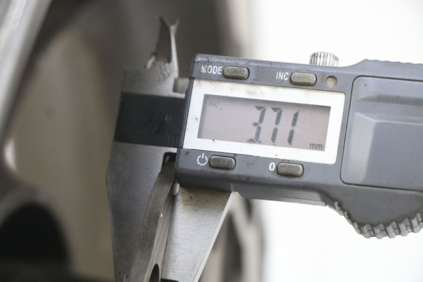 photo de JANTE AVANT TGB CITY 2 50 (2009 - 2013) - Autre angle de vue