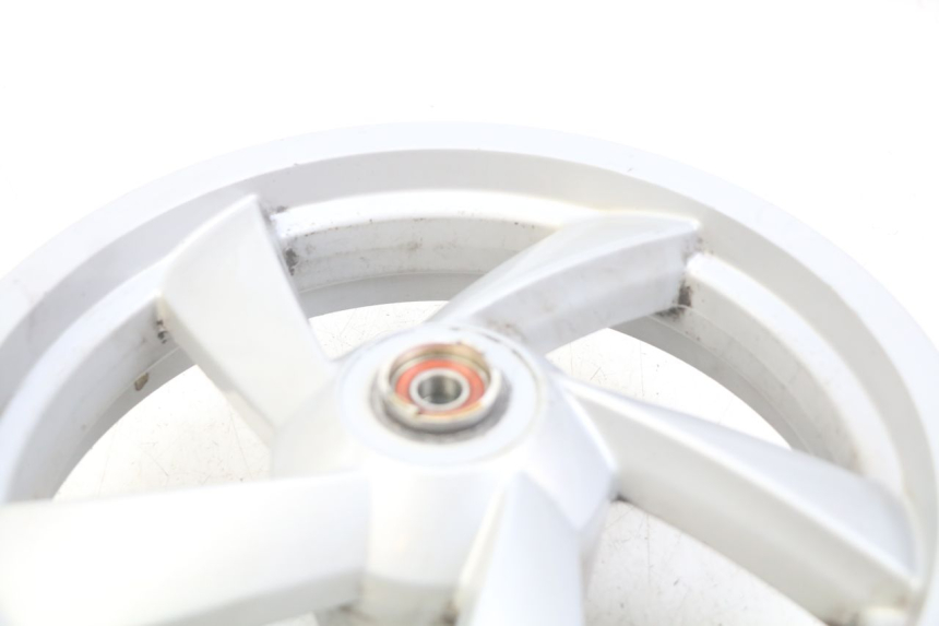 photo de JANTE AVANT PEUGEOT CITYSTAR AIR 125 (2014 - 2017) - Gros plan technique