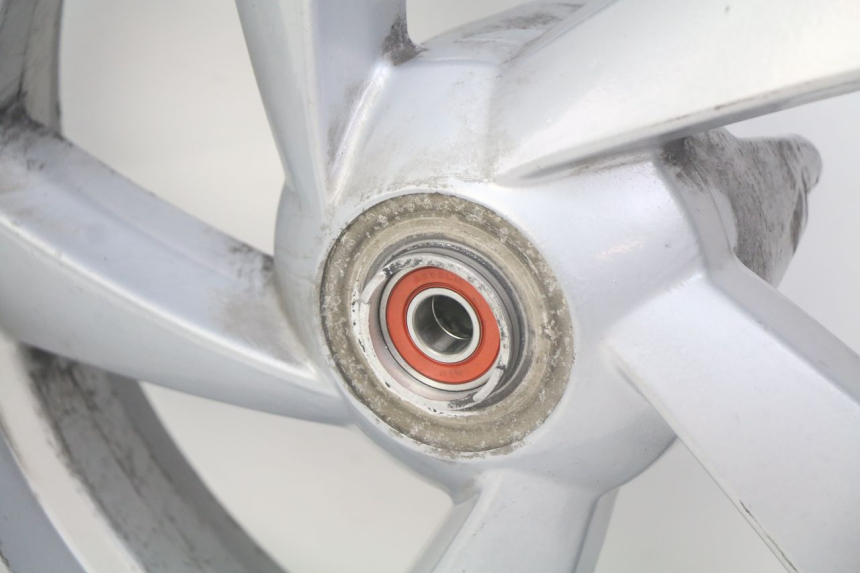 photo de JANTE AVANT PEUGEOT CITYSTAR 125 (2011 - 2017) - État de surface