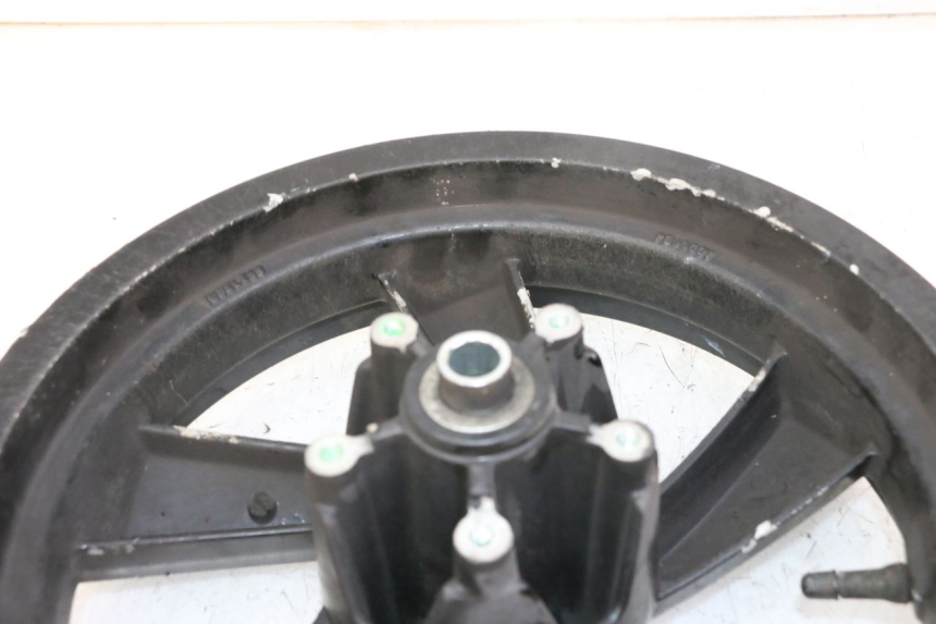 photo de JANTE AVANT PEUGEOT CITYSTAR 50 (2013 - 2017) - Gros plan technique