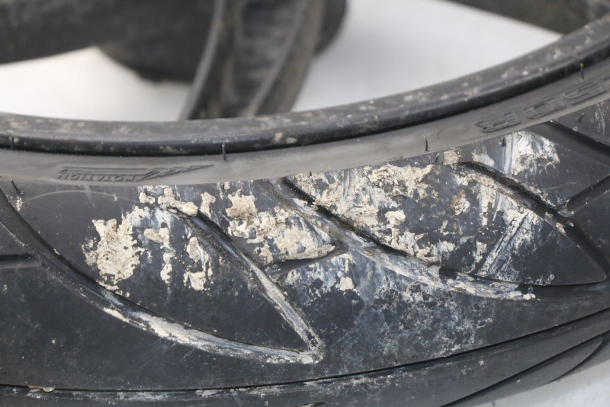 photo de JANTE AVANT HYOSUNG COMET GTR 125 (2007 - 2014) - Points de fixation