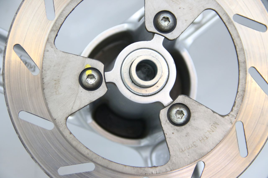 photo de JANTE AVANT PEUGEOT E-VIVACITY 1 (2012 - 2018) - Détails caractéristiques