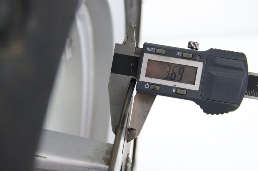 photo de JANTE AVANT PEUGEOT E-VIVACITY 1 (2012 - 2018) - Focus structure