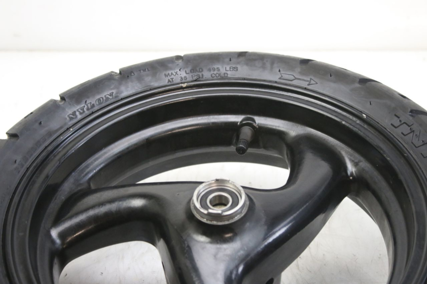 photo de JANTE AVANT PEUGEOT ELYSTAR 50 (2002 - 2014) - Gros plan technique