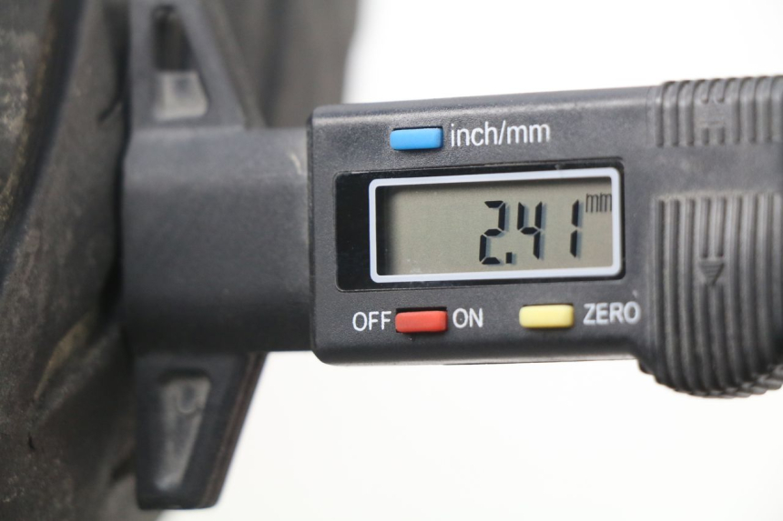 photo de JANTE AVANT HONDA FES PANTHEON 125 (2003 - 2007) - Zoom état d’usage