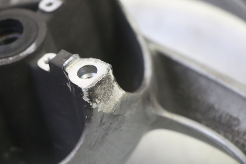 photo de JANTE AVANT HONDA FES S-WING SWING ABS 125 (2007 - 2015) - Détails caractéristiques