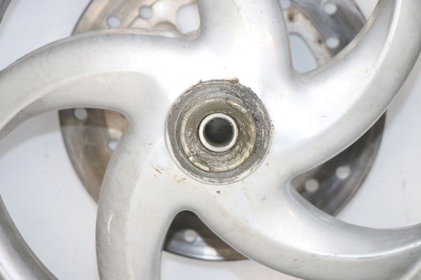 photo de JANTE AVANT PIAGGIO FLY 125 (2005 - 2012) - Détails caractéristiques