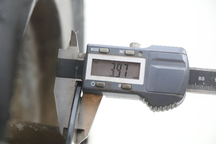 photo de JANTE AVANT PIAGGIO FLY 100 (2006 - 2010) - Zoom état d’usage