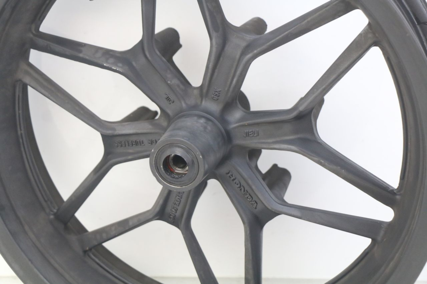 photo de JANTE AVANT HONDA FORZA 125 (2015 - 2016) - Points de fixation