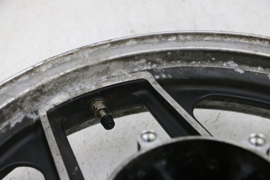 photo de JANTE AVANT KAWASAKI GPZ RX 1000 (1986 - 1988) - Gros plan technique