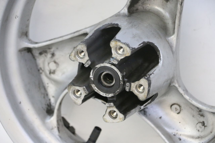 photo de JANTE AVANT KYMCO GRAND DINK 125 (2008 - 2014) - Gros plan technique