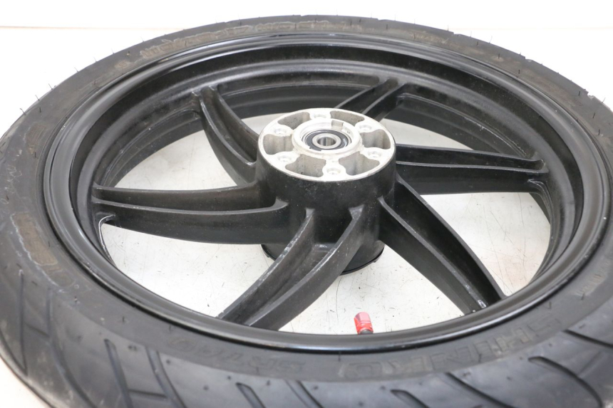 photo de JANTE AVANT HYOSUNG GTR 125 (2006 - 2008) - Gros plan technique