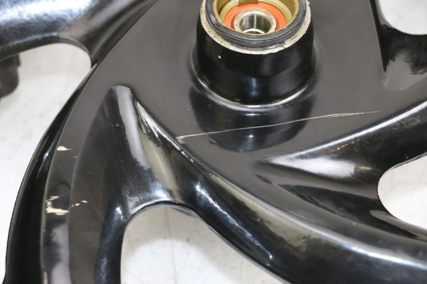 photo de Front wheel rim SYM JOYRIDE EVO 125 (2009 - 2016) - Gros plan technique