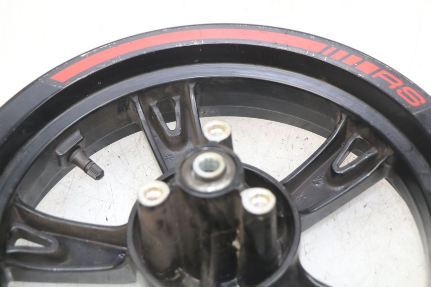 photo de JANTE AVANT PEUGEOT KISBEE 2T 50 (2010 - 2017) - État de surface