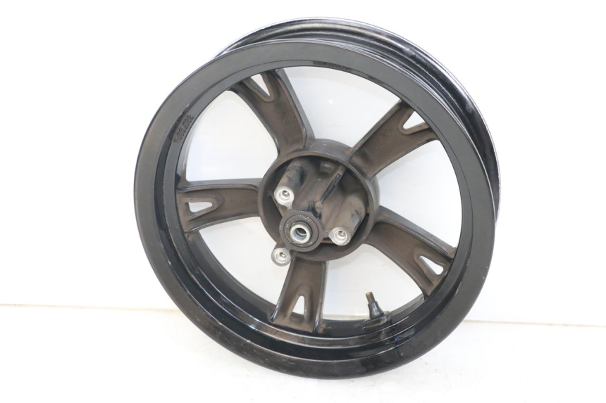 photo de JANTE AVANT PEUGEOT KISBEE 2T 50 (2018 - 2022) - Gros plan technique