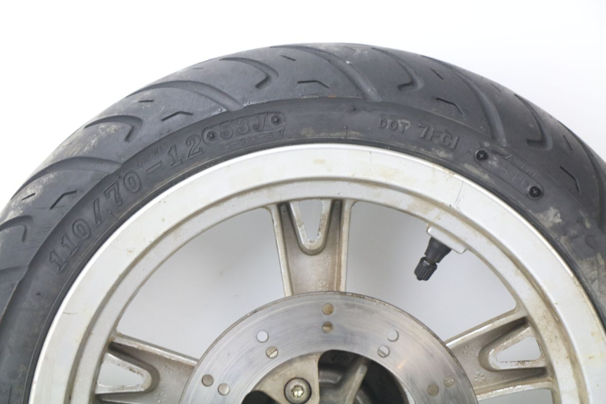 photo de JANTE AVANT PEUGEOT KISBEE 4T 50 (2010 - 2017) - Vue rapprochée