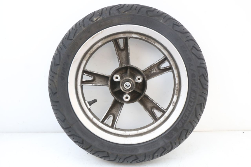 photo de JANTE AVANT PEUGEOT KISBEE 4T 50 (2018 - 2022) - Gros plan technique