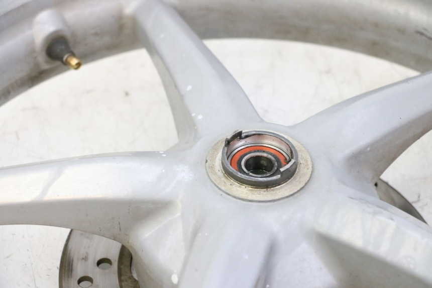 photo de JANTE AVANT PIAGGIO LIBERTY 4T 50 (2009 - 2015) - Autre angle de vue