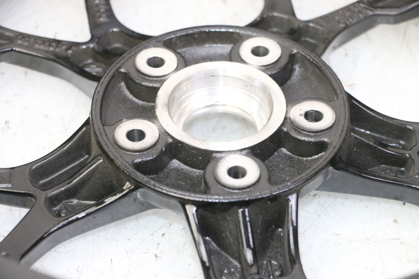 photo de JANTE AVANT PIAGGIO MP3 HPE 310 (2024 - 2025) - État de surface