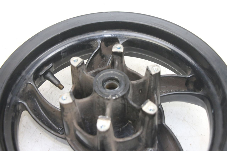 photo de JANTE AVANT PIAGGIO NEW TYPHOON 50 (2018 - 2021) - Détails caractéristiques