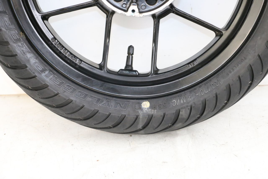 photo de JANTE AVANT PIAGGIO NEW TYPHOON 50 (2018 - 2021) - Détails caractéristiques