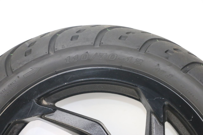 photo de JANTE AVANT SYM ORBIT III 3 4T 50 (2018 - 2021) - Gros plan technique