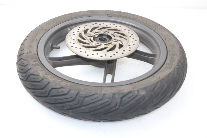 photo de JANTE AVANT HONDA PCX (JF47) 125 (2012 - 2013) - Gros plan technique