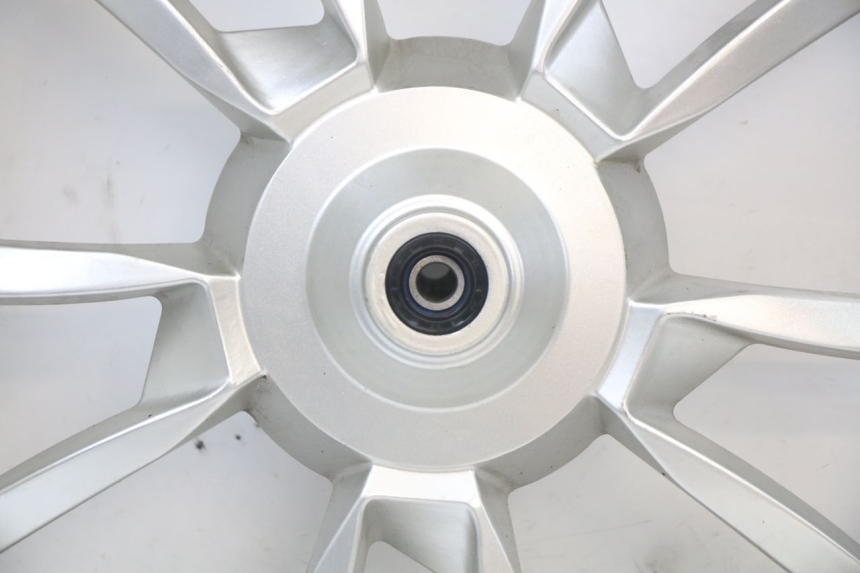 photo de JANTE AVANT PEUGEOT BELVILLE 125 (2017 - 2021) - Gros plan technique