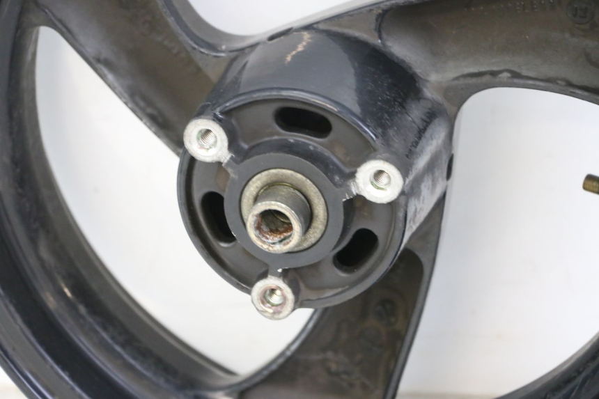 photo de JANTE AVANT PEUGEOT ELYSTAR 50 (2002 - 2014) - Gros plan technique