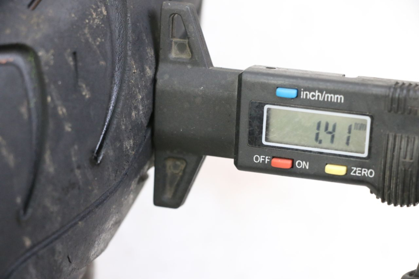 photo de JANTE AVANT PEUGEOT KISBEE 2T 50 (2010 - 2017) - Détail de la pièce