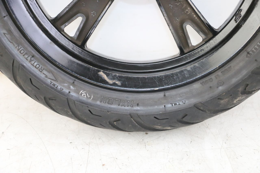 photo de JANTE AVANT PEUGEOT KISBEE 2T 50 (2010 - 2017) - Détails caractéristiques