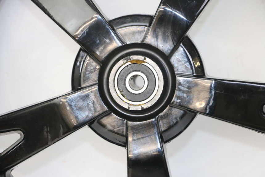 photo de JANTE AVANT PEUGEOT KISBEE 2T 50 (2010 - 2017) - Pièce contrôlée