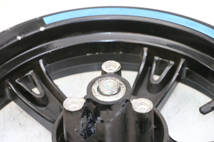 photo de JANTE AVANT PEUGEOT STREETZONE 4T 50 (2018 - 2023) - Vue rapprochée