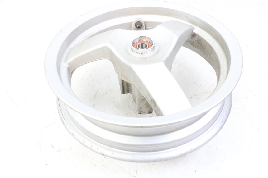 photo de JANTE AVANT PEUGEOT VIVACITY 125 (2010 - 2017) - Vue rapprochée