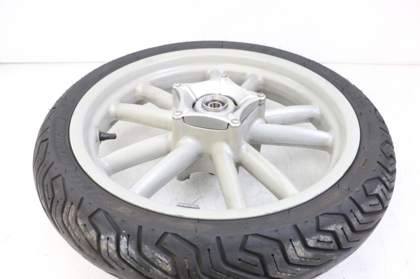 photo de JANTE AVANT PIAGGIO BEVERLY 125 (1998 - 2005) - Gros plan technique