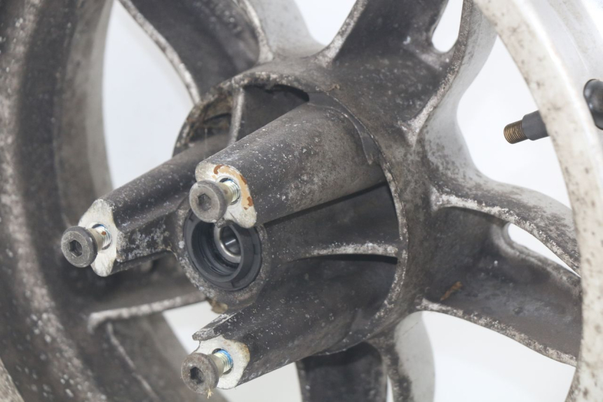 photo de JANTE AVANT DAELIM S2 125 (2006 - 2007) - Points de fixation